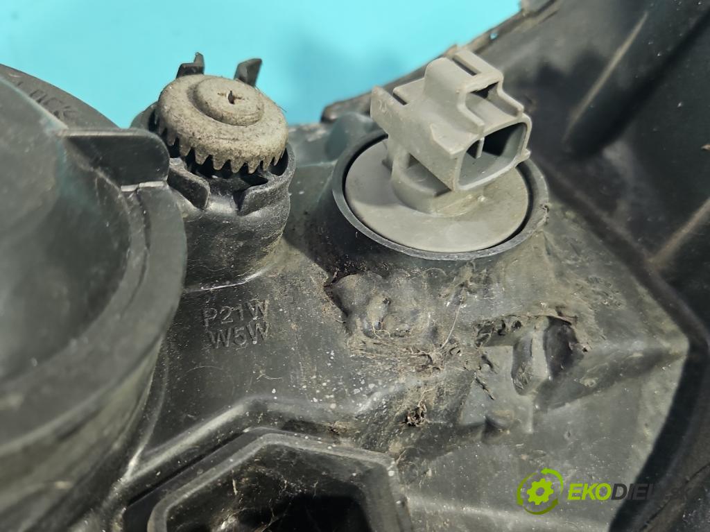 Nissan Almera N16 2000-2006 1.5 16V 98 HP manual 72 kW 1497 cm3 5- Reflektor: pravý  (Svetlo predné pravé)