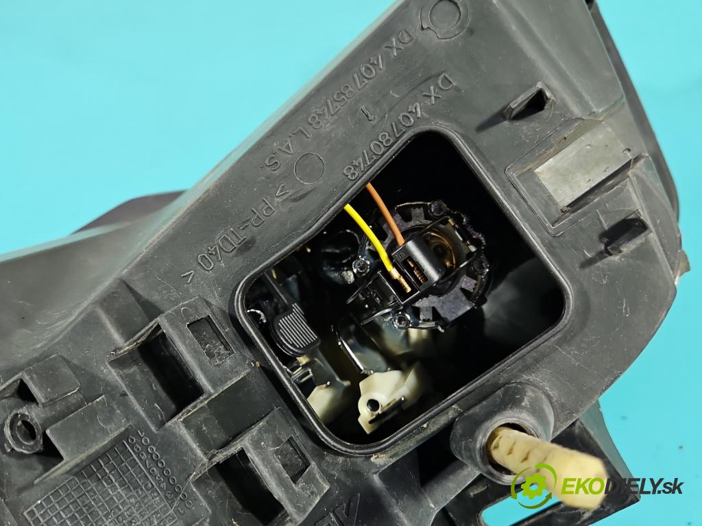 Fiat Stilo 1.6 16V 105 HP manual 77 kW 1598 cm3 5- Reflektor: pravý 517127100 (Svetlo predné pravé)