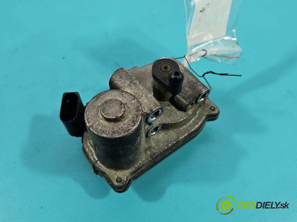 Audi A6 C6 2004-2011 2.7 TDI 179KM automatic 132 kW 2698 cm3 5- Ovladač: klapky: kolektora: A2C53106043 (Motorek ostatní)