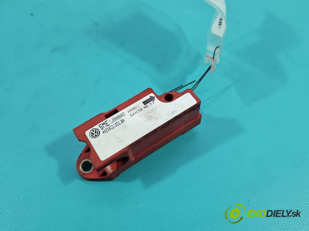 Vw Bora 1.6 SR 101 HP manual 74 kW 1595 cm3 4- snímač šokovat: IJ0909606D (Snímač nárazu)