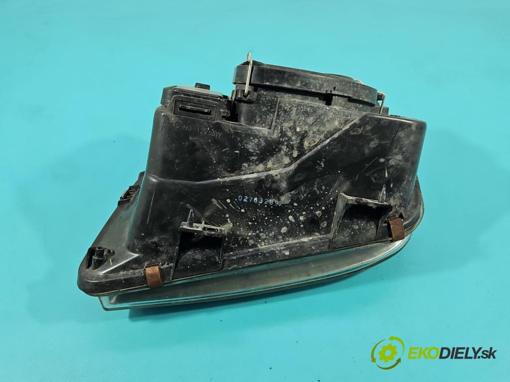 Vw Bora 1.6 SR 101 HP manual 74 kW 1595 cm3 4- Reflektor: pravý  (Svetlo predné pravé)