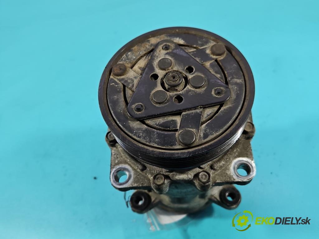 Vw Bora 1.6 SR 101 HP manual 74 kW 1595 cm3 4- Kompresor: klimatizácie  (Kompresor klimatizácie)