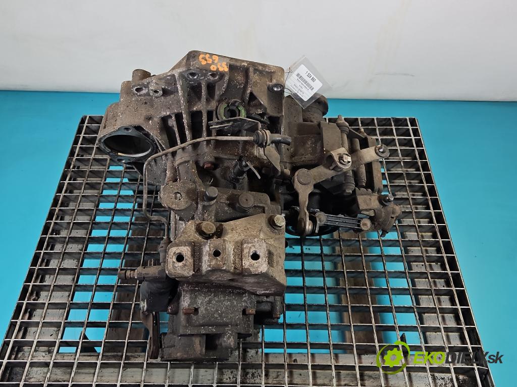 Vw Bora 1.6 SR 101 HP manual 74 kW 1595 cm3 4- prevodovka stupeň,rýchlosť manual ERT