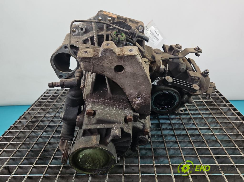 Vw Bora 1.6 SR 101 HP manual 74 kW 1595 cm3 4- prevodovka stupeň,rýchlosť manual ERT