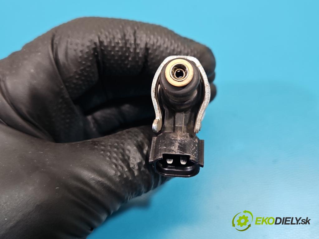 Lexus NX I 2014-2021 2.0 T 238hp automatic 175 kW 1998 cm3 5- vstřikovač 23250-36030 (Vstřikovač paliva)