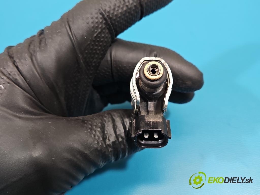 Lexus NX I 2014-2021 2.0 T 238hp automatic 175 kW 1998 cm3 5- vstřikovač 23250-36030 (Vstřikovač paliva)