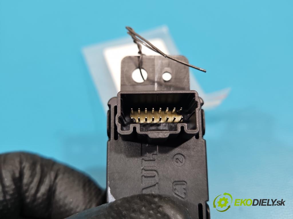 Renault Kadjar 2015-2022 1.3 140 HP automatic 103 kW 1332 cm3 5- prepínač brzda: ručný 363216544R (Prepínacie páčky pod volantom)