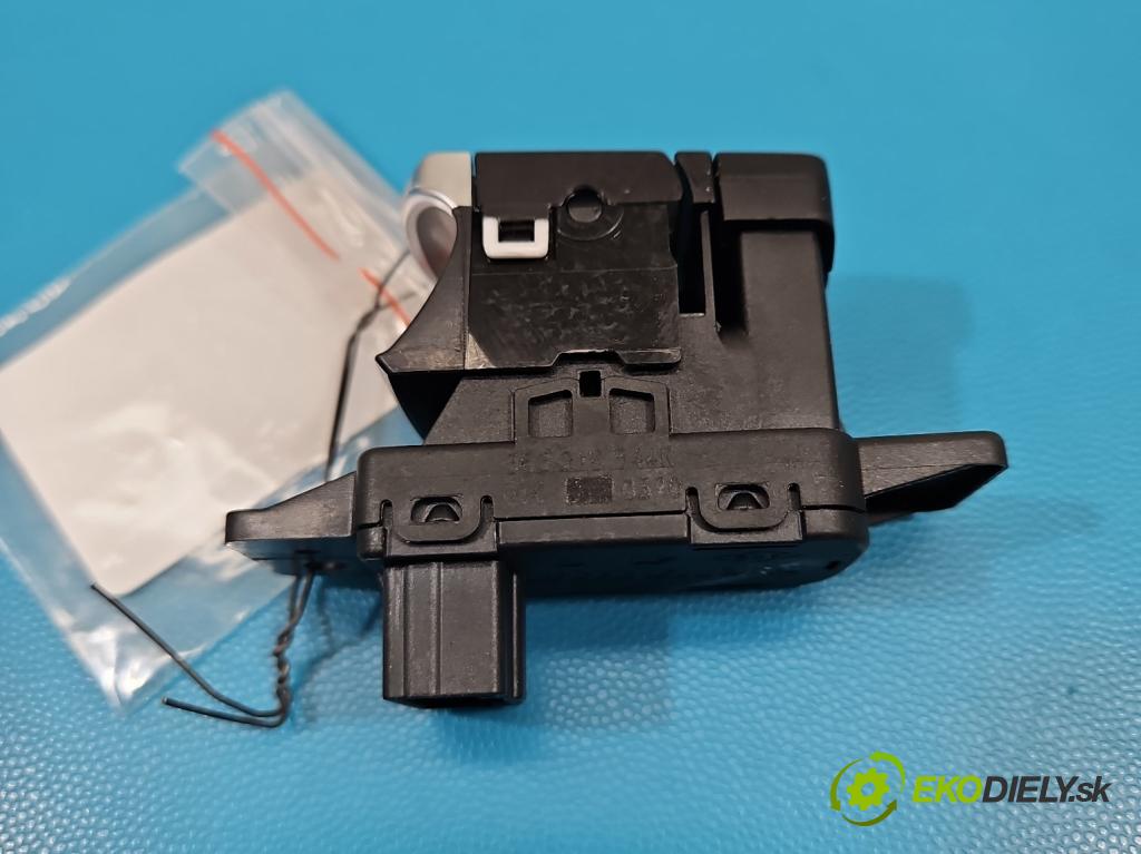 Renault Kadjar 2015-2022 1.3 140 HP automatic 103 kW 1332 cm3 5- prepínač brzda: ručný 363216544R (Prepínacie páčky pod volantom)