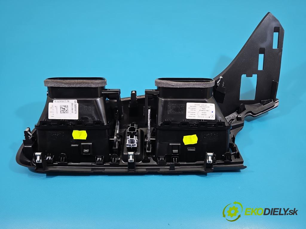 Renault Kadjar 2015-2022 1.3 140 HP automatic 103 kW 1332 cm3 5- Mřížka: kúrenia stredová 687509788R (Mriežka kúrenia (fukár))