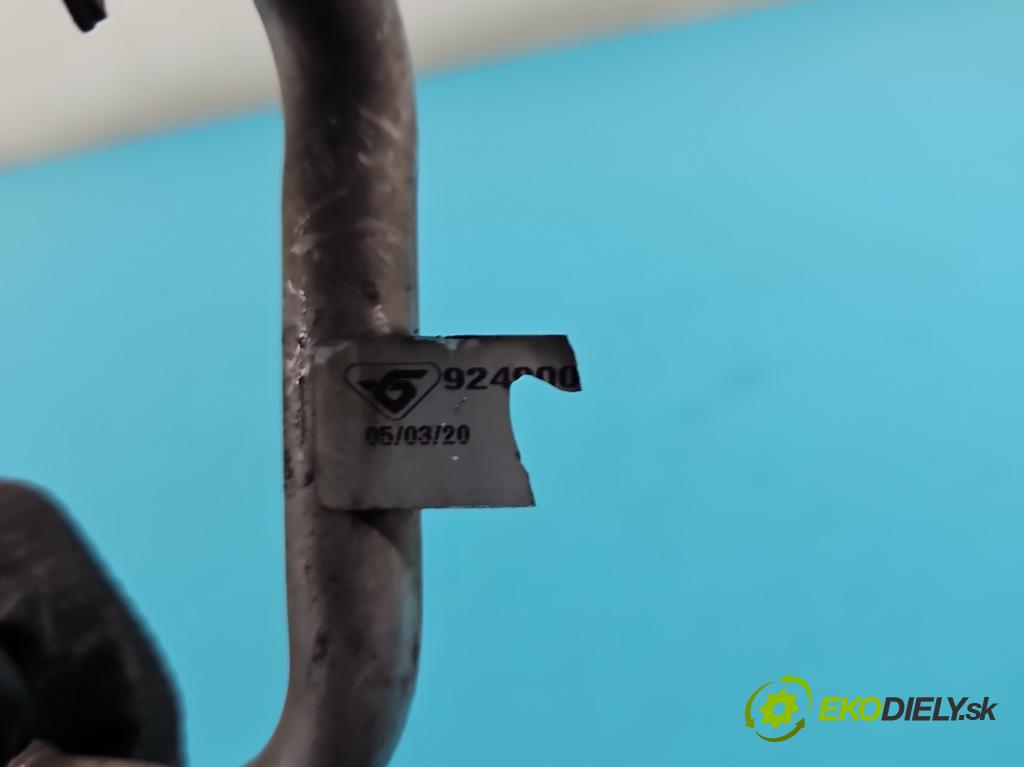 Renault Kadjar 2015-2022 1.3 140 HP automatic 103 kW 1332 cm3 5- rúrka klimatizácie