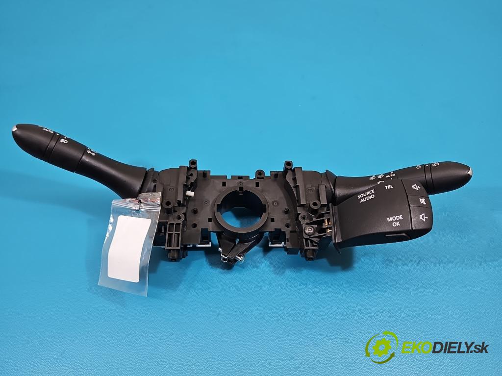 Renault Kadjar 2015-2022 1.3 140 HP automatic 103 kW 1332 cm3 5- prepínač komplex: 255678341R (Prepínacie páčky pod volantom)