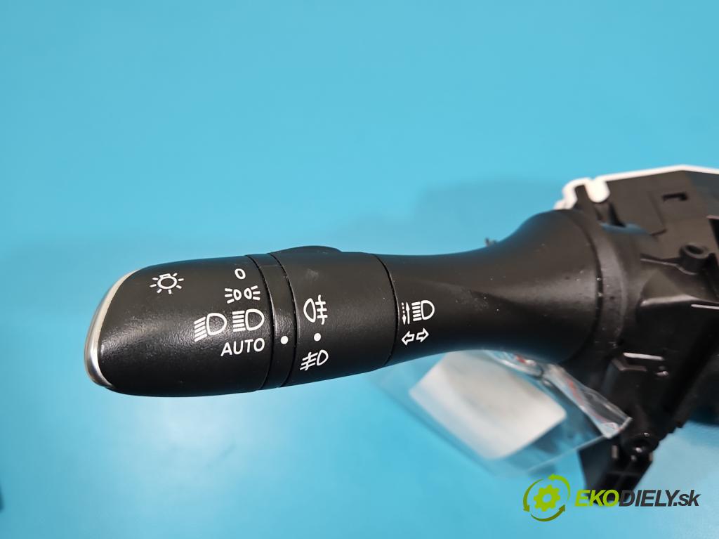 Renault Kadjar 2015-2022 1.3 140 HP automatic 103 kW 1332 cm3 5- prepínač komplex: 255678341R (Prepínacie páčky pod volantom)