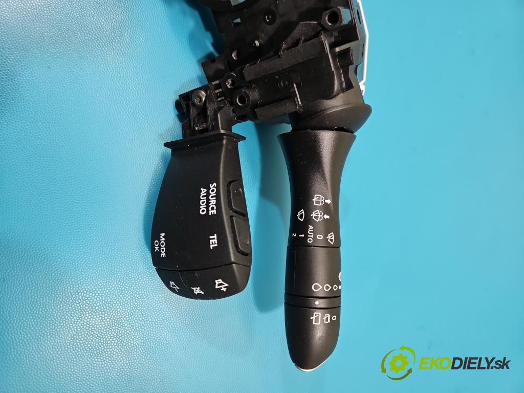 Renault Kadjar 2015-2022 1.3 140 HP automatic 103 kW 1332 cm3 5- prepínač komplex: 255678341R (Prepínacie páčky pod volantom)