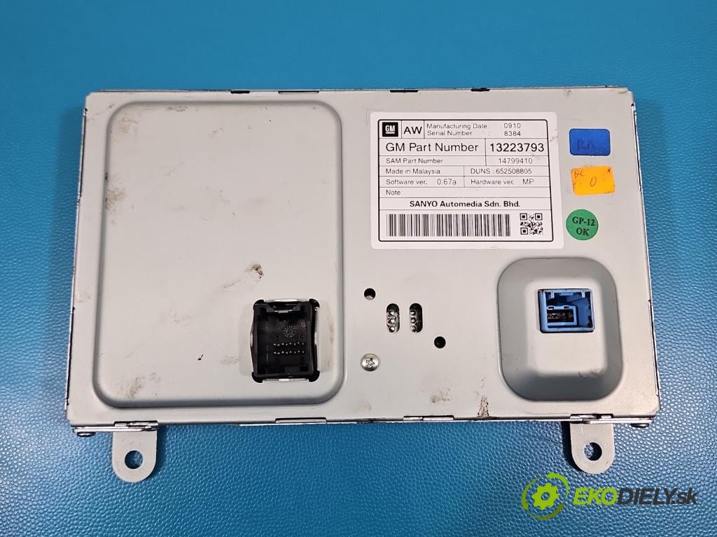 Opel Insignia A 2008-2017 2.0 T 220KM automatic 162 kW 1998 cm3 5- Zobrazit: 13223793 (Prístrojová doska)