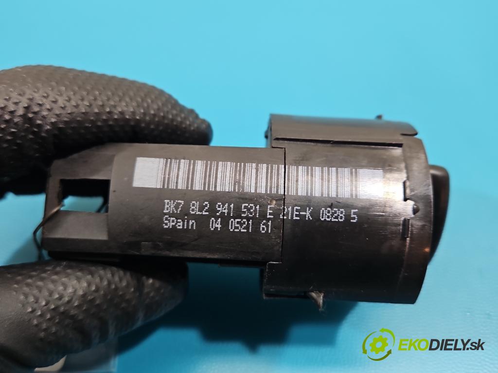 Audi A3 8L 1996-2003 1.8 20V 125 HP manual 92 kW 1781 cm3 3- prepínač světla: na doska: 8L2941531E