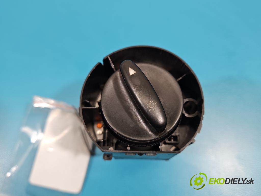 Audi A3 8L 1996-2003 1.8 20V 125 HP manual 92 kW 1781 cm3 3- prepínač světla: na doska: 8L2941531E