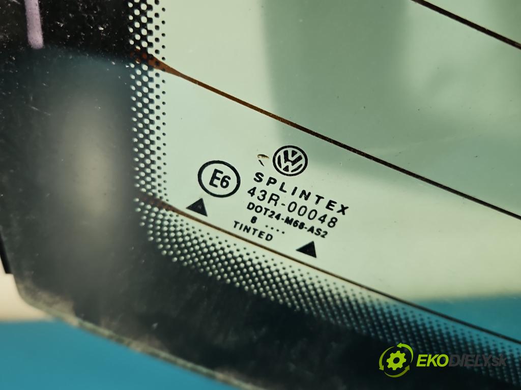 Vw Bora 1.6 SR 101 hp manual 74 kW 1595 cm3 4- sklo zadní  (Zadní sklo)