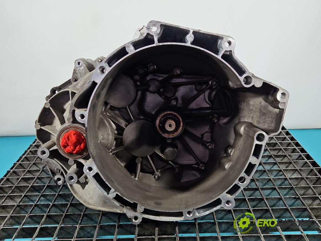 Volvo V40 II 2012-2019 1.6 T3 150 HP manual 110 kW 1596 cm3 5- prevodovka stupeň,rýchlosť manual P1285229