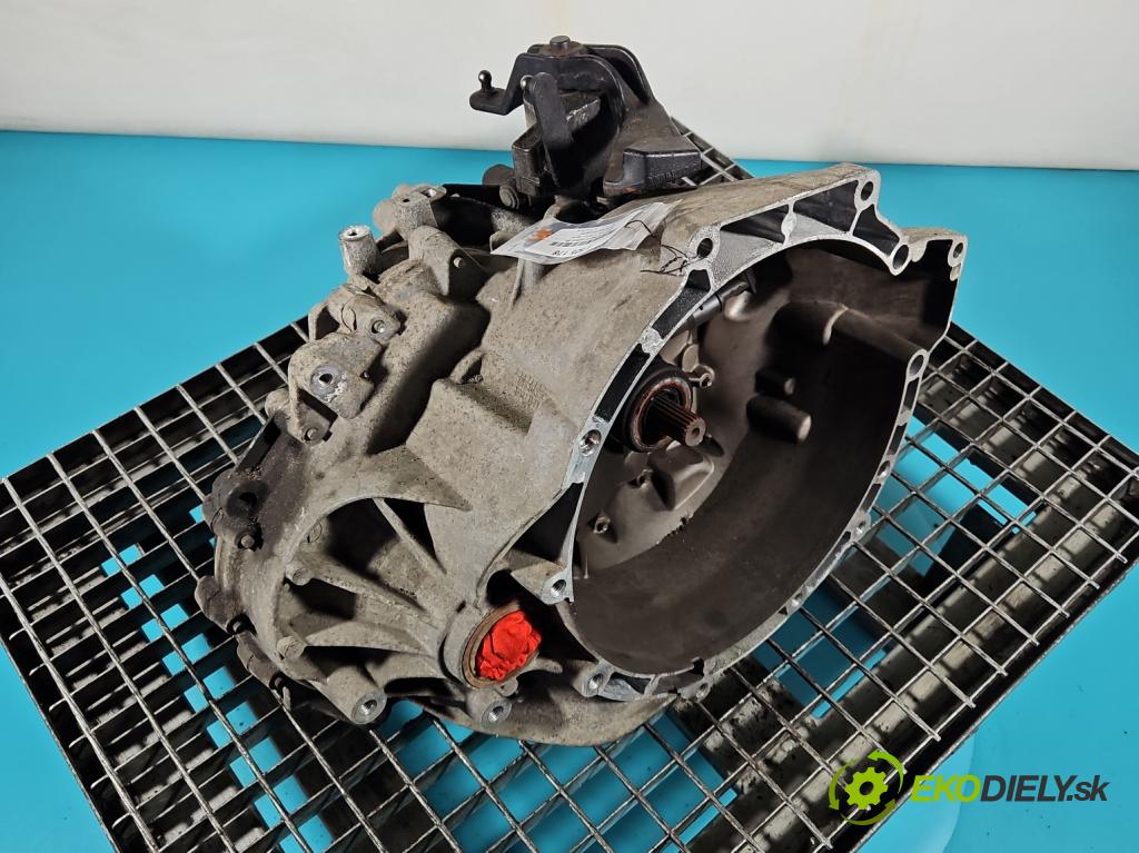 Volvo V40 II 2012-2019 1.6 T3 150 HP manual 110 kW 1596 cm3 5- prevodovka stupeň,rýchlosť manual P1285229