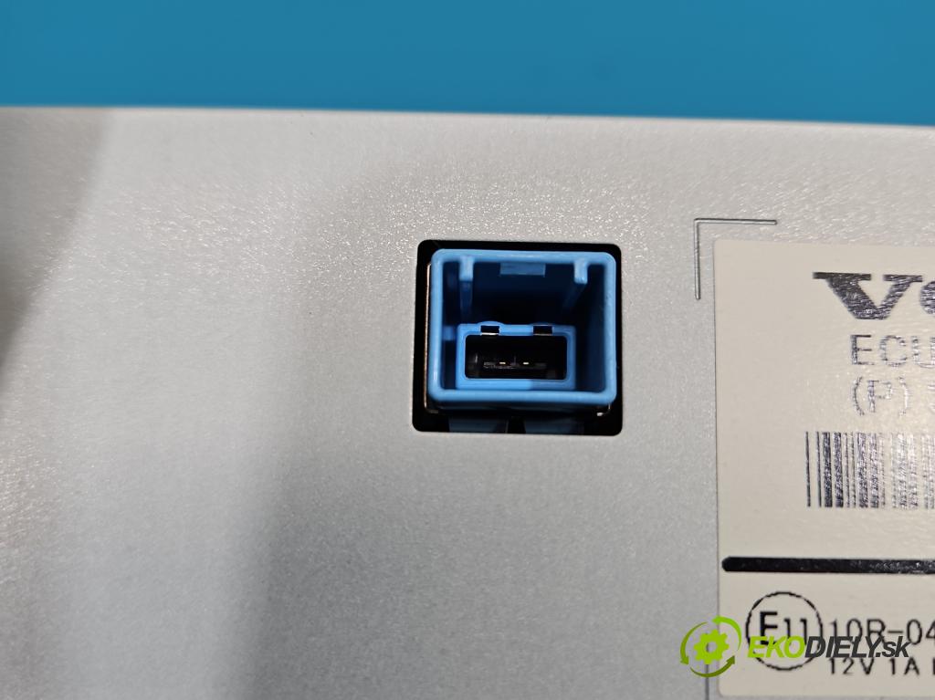 Volvo S60 II 2010-2018 2.0 D4 181KM automatic 133 kW 1969 cm3 4- Zobrazit: 31382065AE (Prístrojová doska)