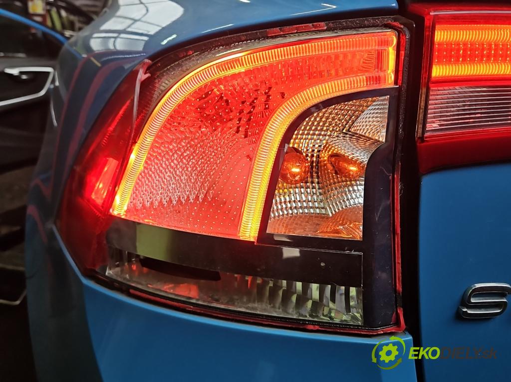 Volvo S60 II 2010-2018 2.0 D4 181KM automatic 133 kW 1969 cm3 4- světlo zadní levé 31395930 (Klika dveří ostatní)