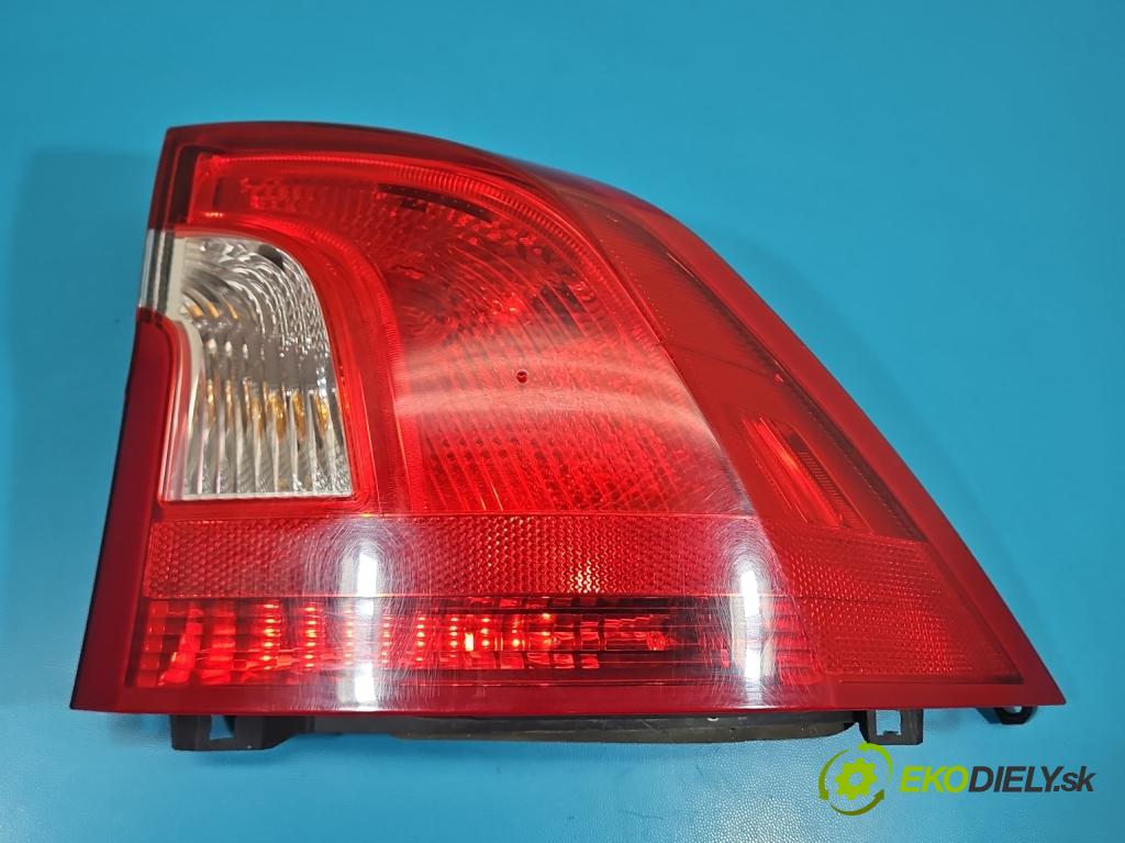 Volvo S60 II 2010-2018 2.0 D4 181KM automatic 133 kW 1969 cm3 4- světlo zadní pravé 31395931 (Klika dveří ostatní)