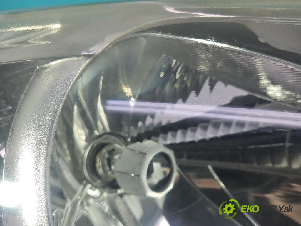 Citroen Berlingo II 2008-2018 1.6 hdi 90 HP manual 66.2 kW 1560 cm3 5- Reflektor: pravý 9682828180 (Svetlo predné pravé)