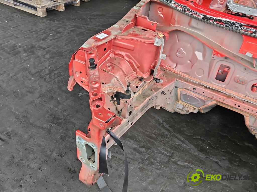 Renault Kadjar 2015-2022 1.3 140 HP automatic 103 kW 1332 cm3 5- štvrťka pravé