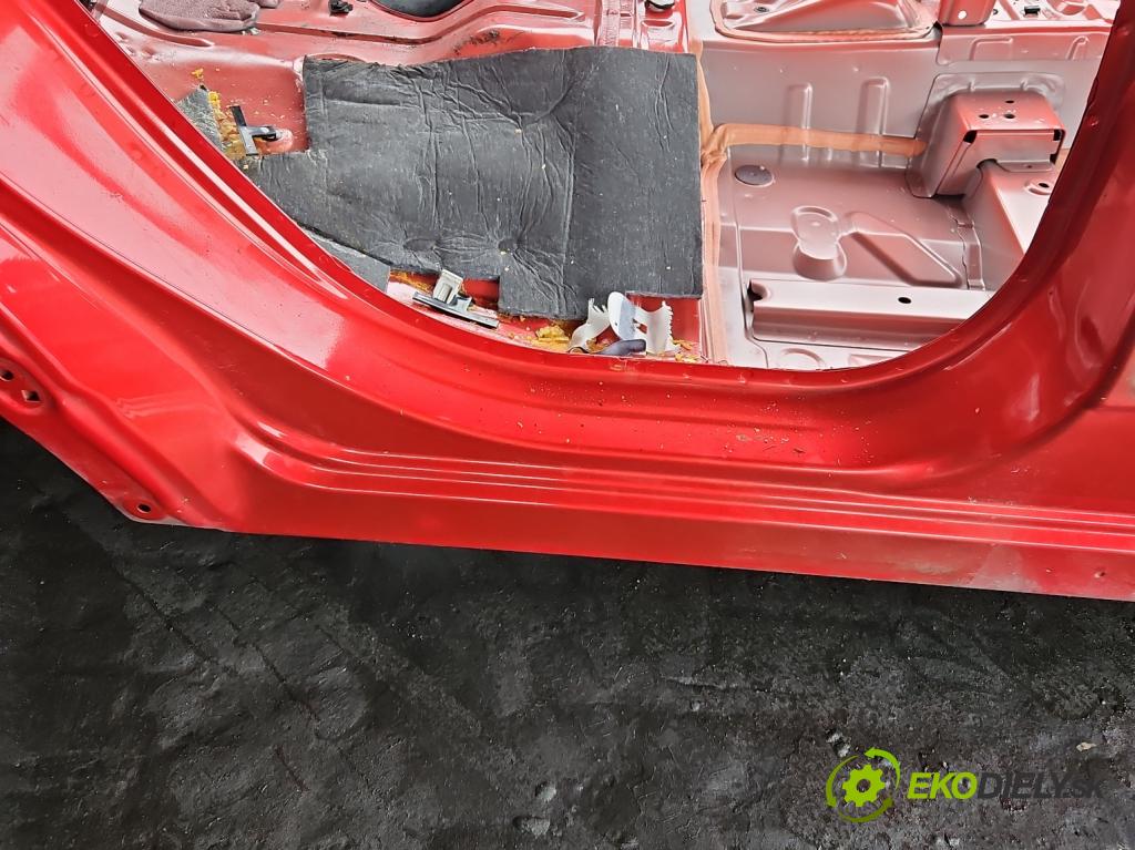 Renault Kadjar 2015-2022 1.3 140 hp automatic 103 kW 1332 cm3 5- práh pravý  (Karoserie ostatní)