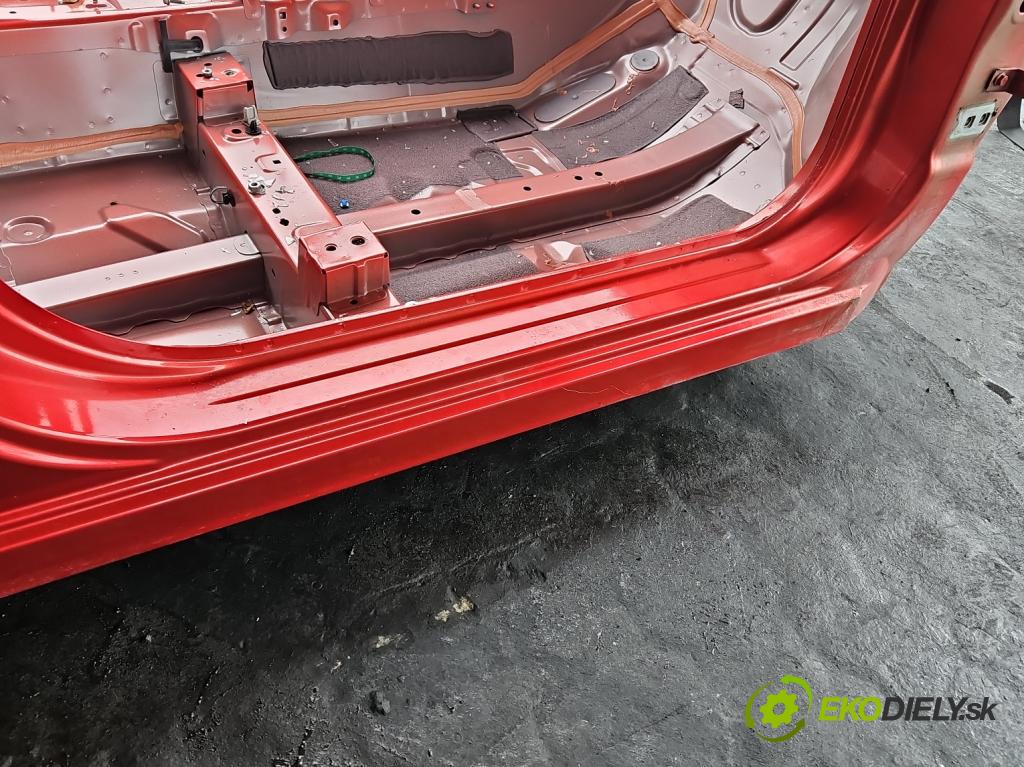 Renault Kadjar 2015-2022 1.3 140 hp automatic 103 kW 1332 cm3 5- práh pravý  (Karoserie ostatní)