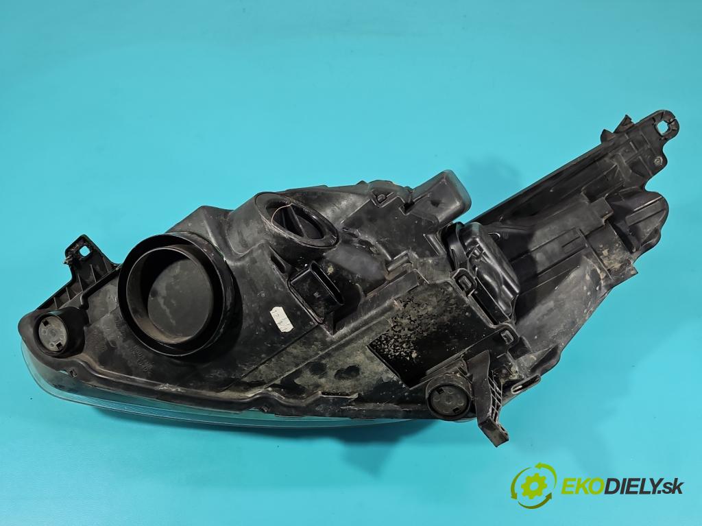 Ford C-Max II 2010-2019 2.0 TDCI 140 HP automatic 103 kW 1997 cm3 5- Reflektor: pravý AM51-13W029-AF (Svetlo predné pravé)