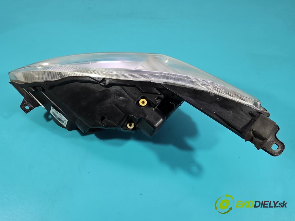 Ford C-Max II 2010-2019 2.0 TDCI 140 HP automatic 103 kW 1997 cm3 5- Reflektor: pravý AM51-13W029-AF (Svetlo predné pravé)