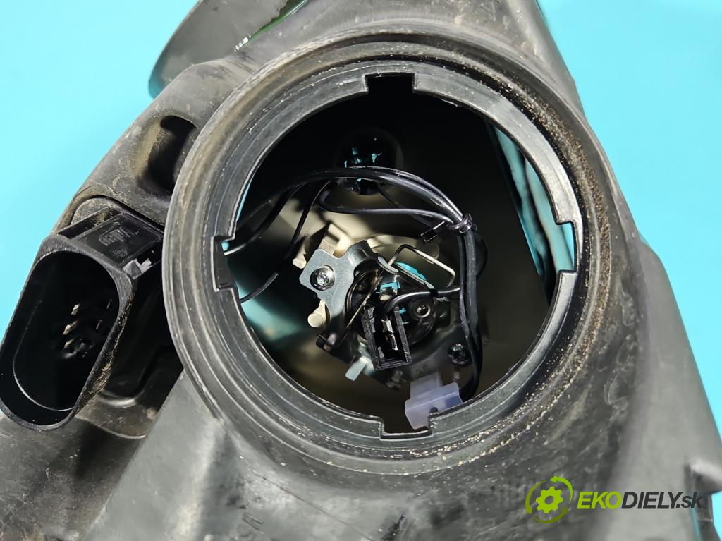 Ford C-Max II 2010-2019 2.0 TDCI 140 HP automatic 103 kW 1997 cm3 5- Reflektor: pravý AM51-13W029-AF (Svetlo predné pravé)