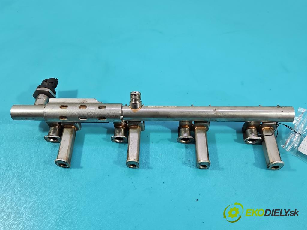 Volvo V40 II 2012-2019 1.6 T3 150 HP manual 110 kW 1596 cm3 5- lišta vstrekovacia CJ5G-9H487-BA (Vstrekovacia lišta)