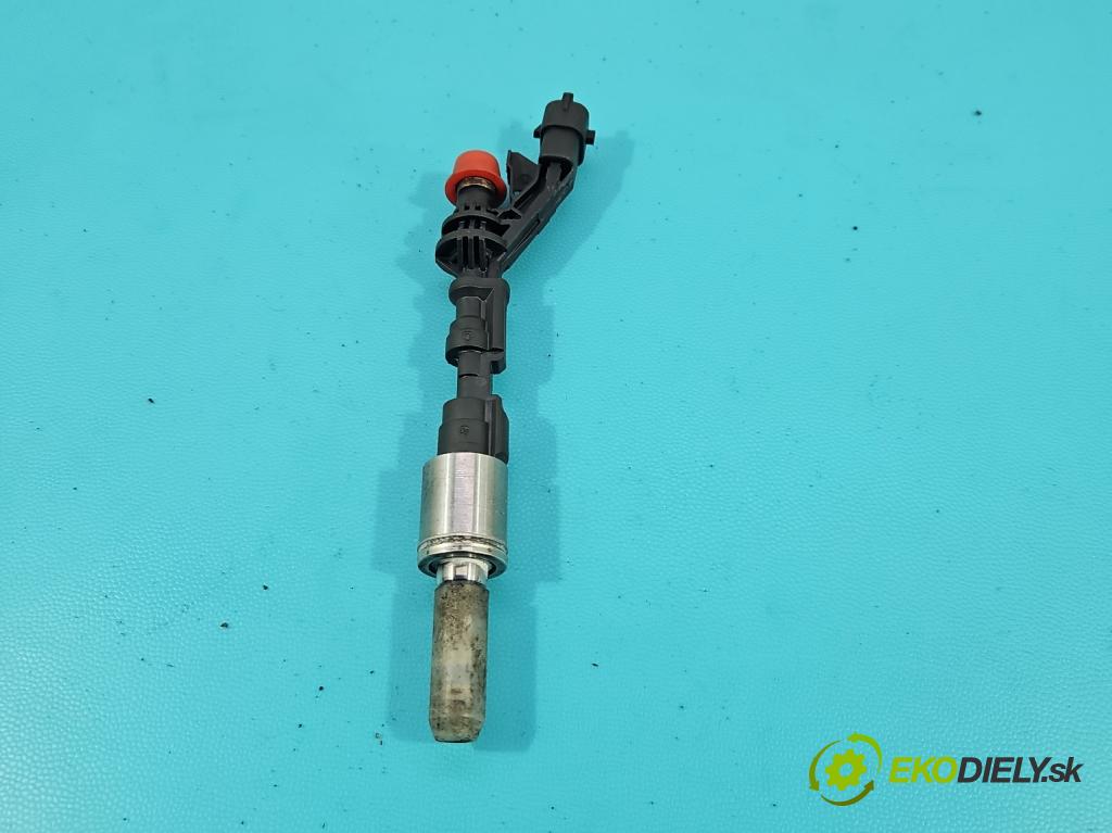 Volvo V40 II 2012-2019 1.6 T3 150 HP manual 110 kW 1596 cm3 5- vstrek 0261500337 (Vstrekovač paliva)