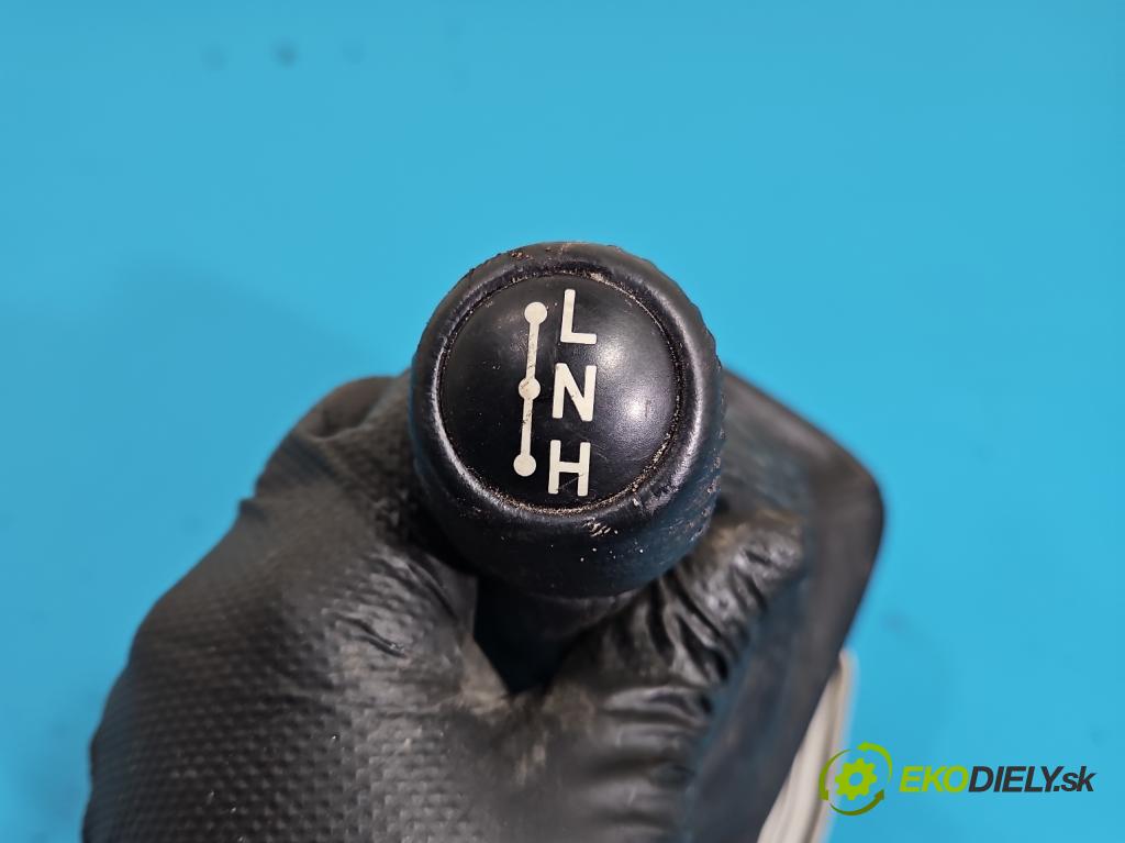 Toyota Land Cruiser J120 2002-2010 3.0 D4D 166 HP automatic 122 kW 2982 cm3 5- Páka: Změny: stupeň,rýchlosť  (Rýchlostná páka (kulisa))