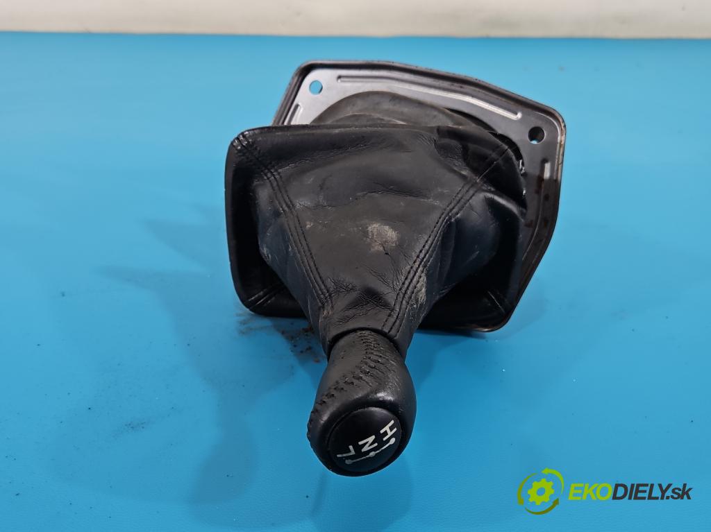 Toyota Land Cruiser J120 2002-2010 3.0 D4D 166 HP automatic 122 kW 2982 cm3 5- Páka: Změny: stupeň,rýchlosť  (Rýchlostná páka (kulisa))