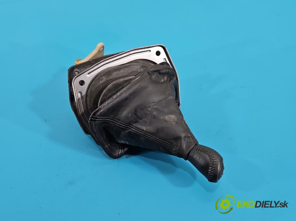 Toyota Land Cruiser J120 2002-2010 3.0 D4D 166 HP automatic 122 kW 2982 cm3 5- Páka: Změny: stupeň,rýchlosť  (Rýchlostná páka (kulisa))