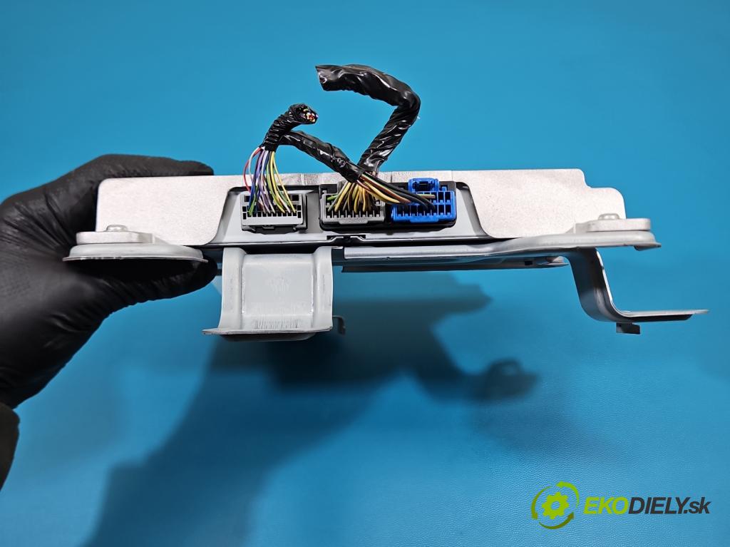 Ford Edge II 2014 - 2021 2.0 ECOBOOST: 245KM automatic 180 kW 1999 cm3 5- Zesilovač: DS7T-18B849-AX (Zesilovač)