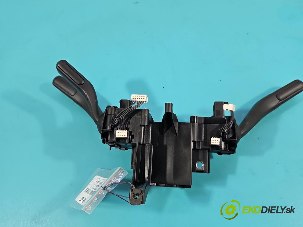 Vw Passat B7 2010-2014 2.0 TSI 211KM automatic 155 kW 1984 cm3 5- prepínač komplex: 3C9953502B (Prepínacie páčky pod volantom)