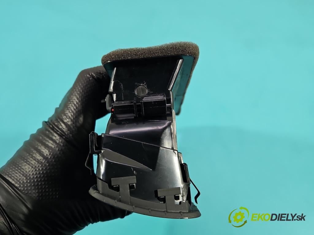 Vw Passat B7 2010-2014 2.0 TSI 211KM automatic 155 kW 1984 cm3 5- Mřížka: topení medián: 3AB819728A (Mřížka topení)