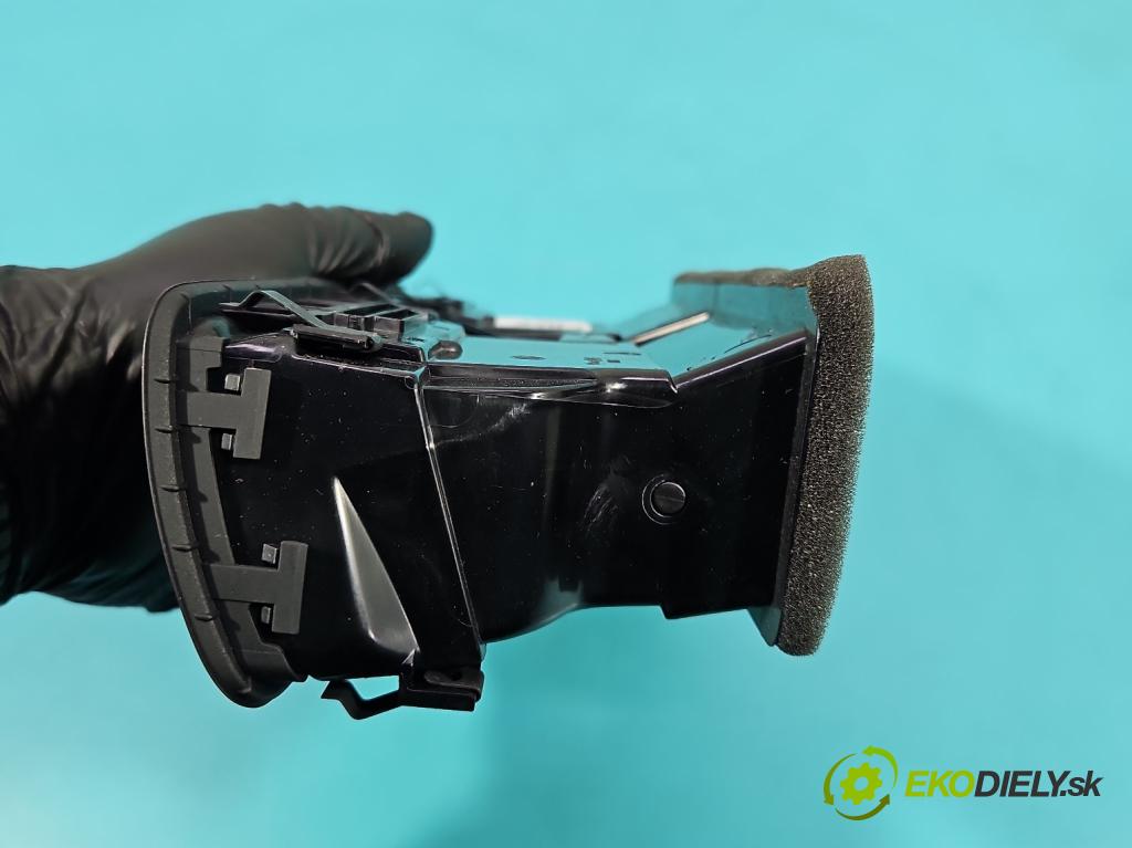 Vw Passat B7 2010-2014 2.0 TSI 211KM automatic 155 kW 1984 cm3 5- Mřížka: topení medián: 3AB819728A (Mřížka topení)