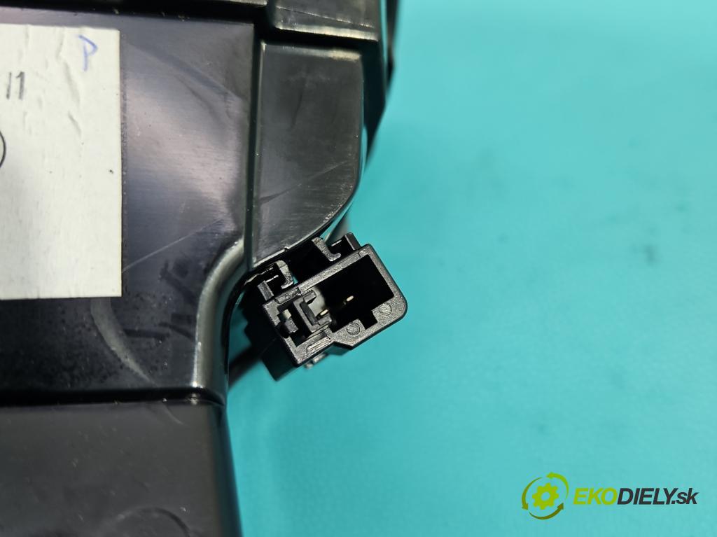 Vw Passat B7 2010-2014 2.0 TSI 211KM automatic 155 kW 1984 cm3 5- Mřížka: topení medián: 3AB819728A (Mřížka topení)