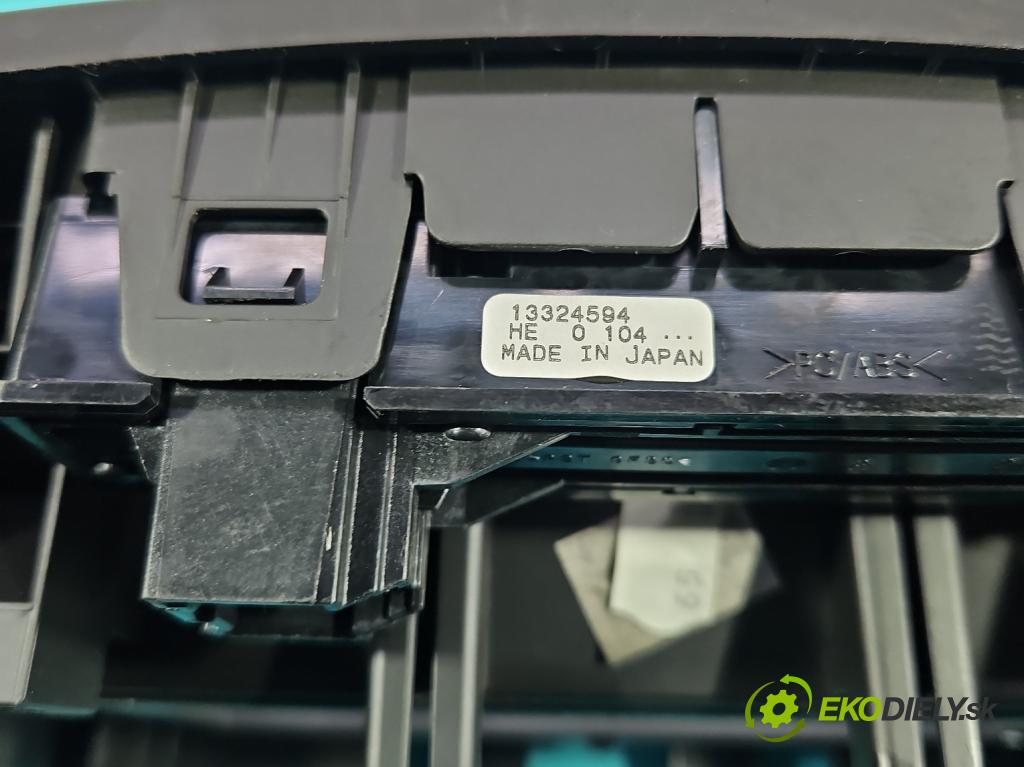 Opel Insignia A 2008-2017 2.0 T 220KM automatic 162 kW 1998 cm3 5- Mřížka: kúrenia stredová 13282235 (Mriežka kúrenia (fukár))