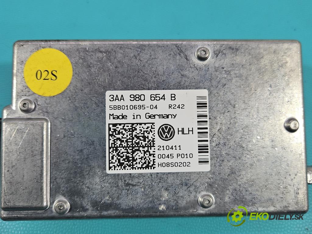 Vw Passat B7 2010-2014 2.0 TSI 211KM automatic 155 kW 1984 cm3 5- Kamera predné 3AA980654B