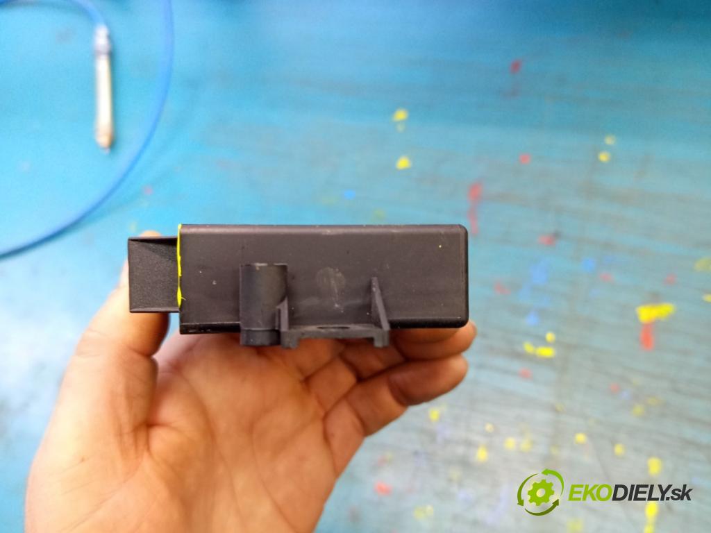 Vw Passat B7 2010-2014 2.0 TSI 211KM automatic 155 kW 1984 cm3 5- riadiaca jednotka parkovaní: 3AA919475D