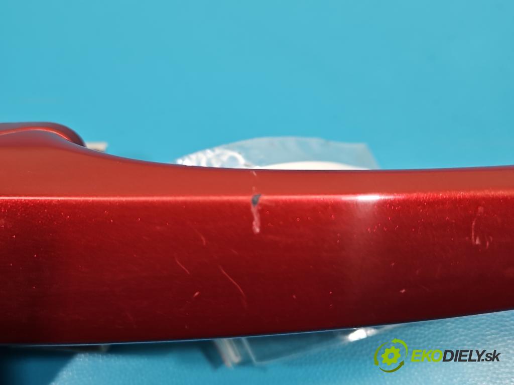 Dodge Journey 2.0 CRD 140 HP automatic 103 kW 1968 cm3 5- rukoväť predné ľavé mimo:  (Kľučka dverí vonkajšia predná ľavá)