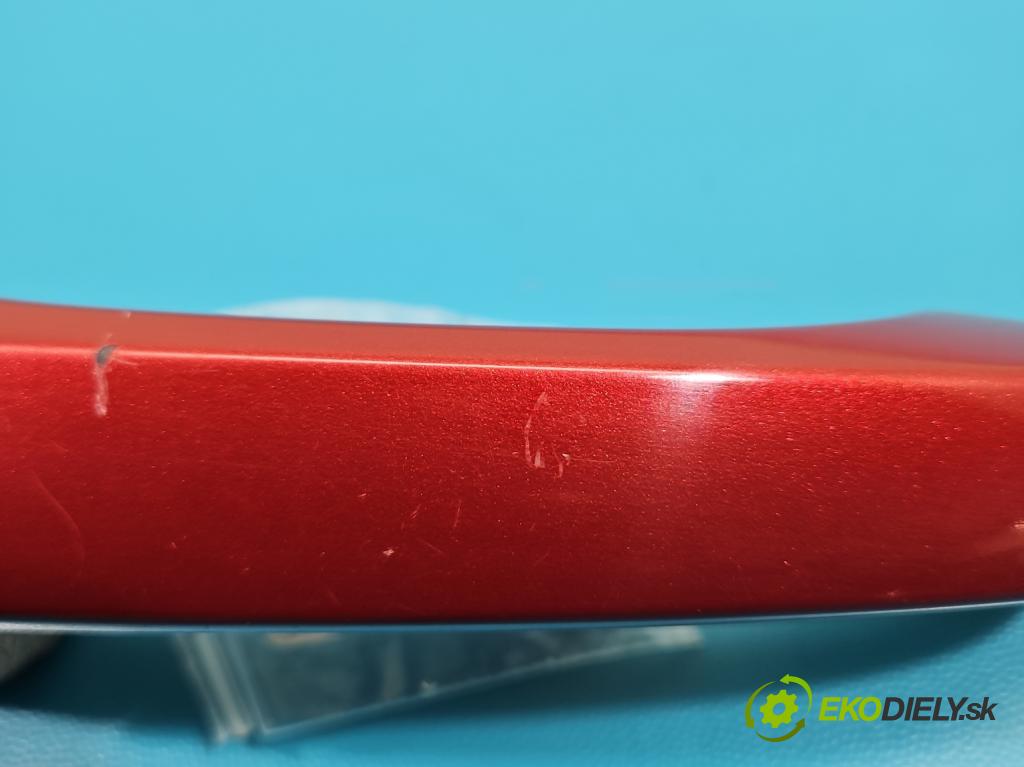 Dodge Journey 2.0 CRD 140 HP automatic 103 kW 1968 cm3 5- rukoväť predné ľavé mimo:  (Kľučka dverí vonkajšia predná ľavá)