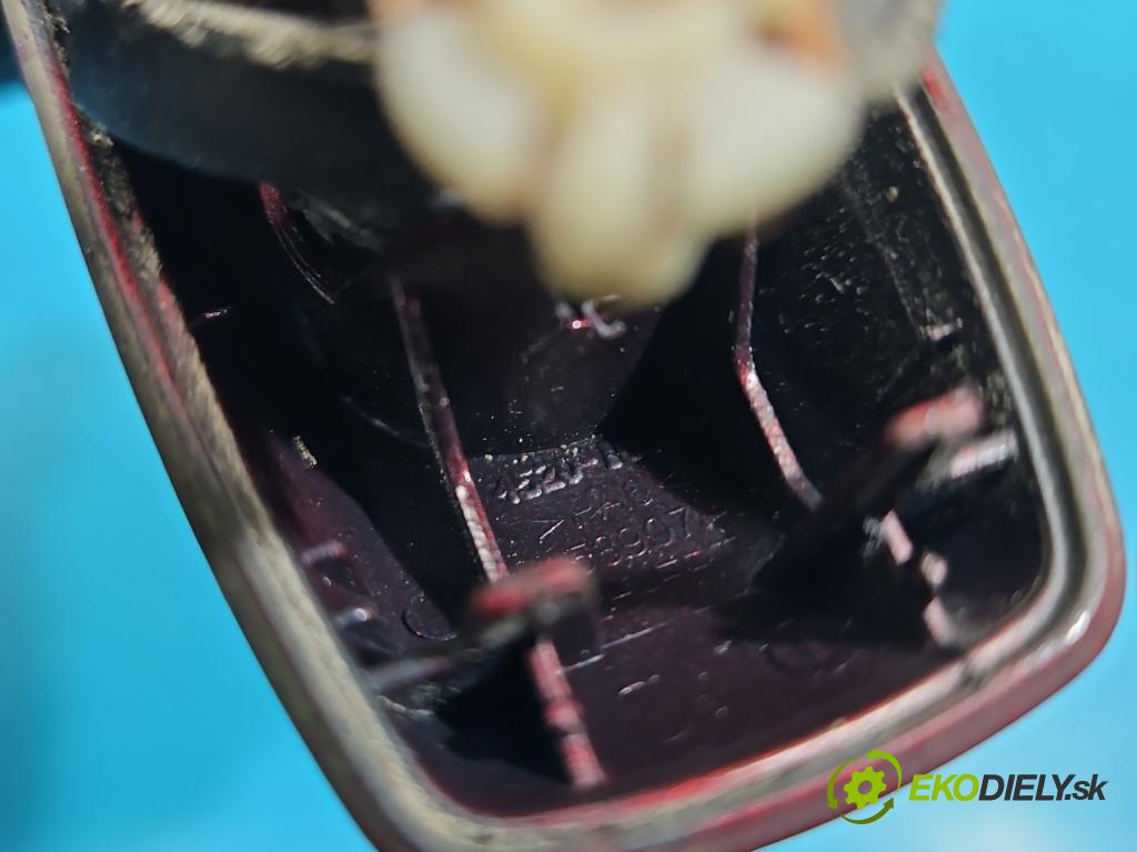 Dodge Journey 2.0 CRD 140 HP automatic 103 kW 1968 cm3 5- rukoväť predné ľavé mimo:  (Kľučka dverí vonkajšia predná ľavá)