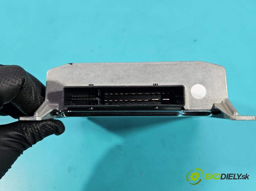 Vw Passat B7 2010-2014 2.0 TSI 211KM automatic 155 kW 1984 cm3 5- Zesilovač: 5K0035456 (Zosilňovač)